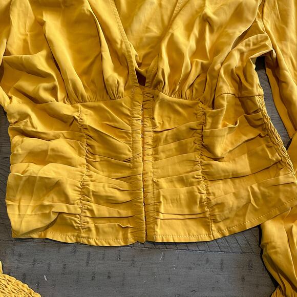 Long Sleeve Mustard Yellow Peasant Top Size Large - Picture 2 of 7